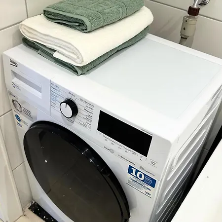 New - Cozy Apartment,kitchen,netflix And
